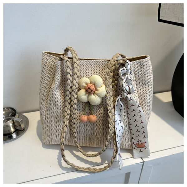 Straw Woven Capacious Shoulder Bag - Image 4
