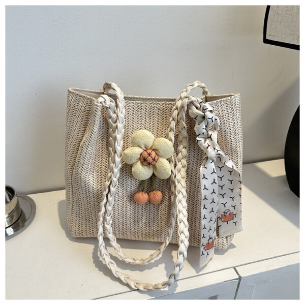 Straw Woven Capacious Shoulder Bag - Image 2