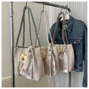 straw-woven-capacious-shoulder-bag