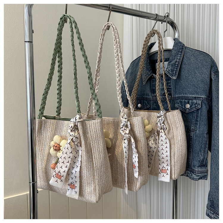 Straw Woven Capacious Shoulder Bag