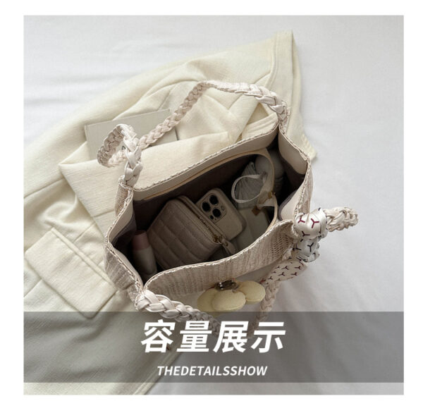 Straw Woven Capacious Shoulder Bag - Image 5