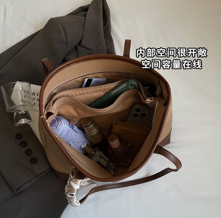 Large Capacity Soft Commuter Versatile Fashion Hand Bag - Image 5