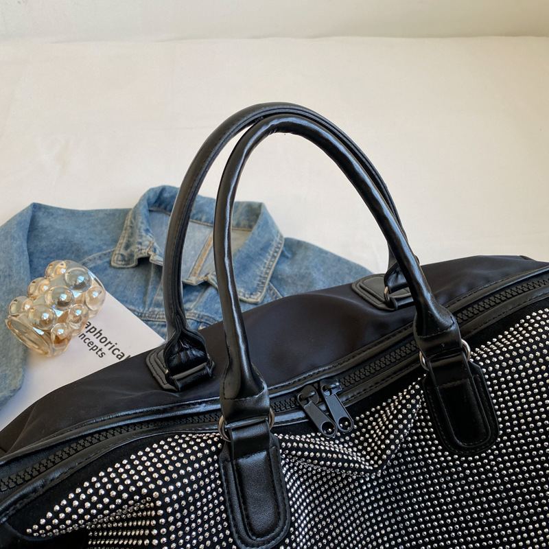 Large Capacity Sports & Travel Bag - Image 10