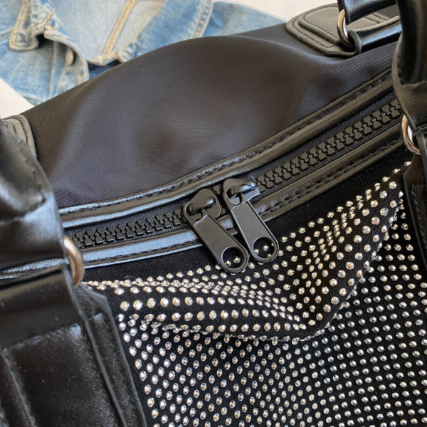 Large Capacity Sports & Travel Bag - Image 9