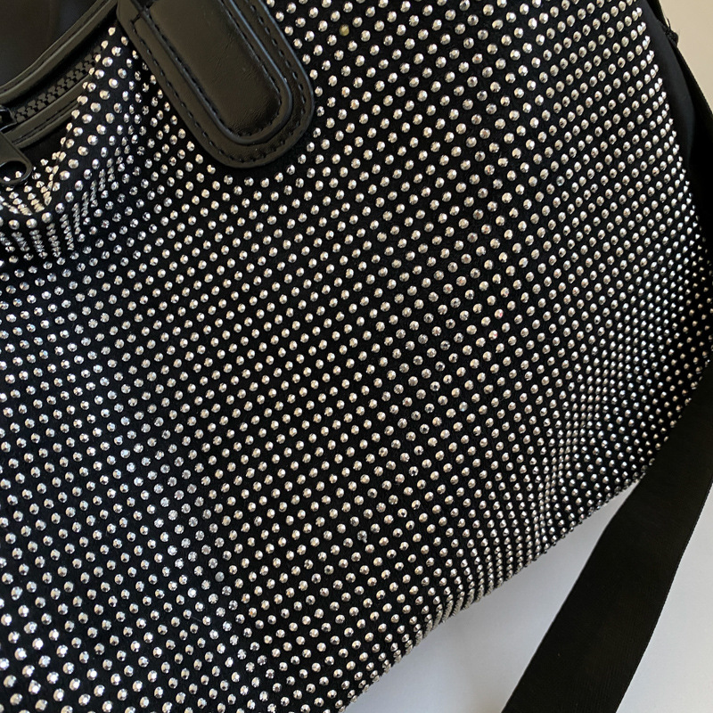 Large Capacity Sports & Travel Bag - Image 7