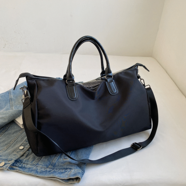 Large Capacity Sports & Travel Bag - Image 6