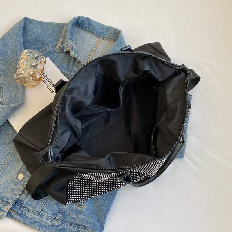 Large Capacity Sports & Travel Bag - Image 5